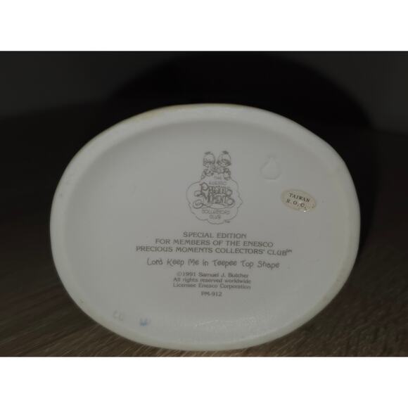 Precious Moments Figurine PM-912 "Lord Keep Me In Teepee Top Shape" 1991 4" - Picture 5 of 5